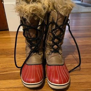 Sorel Joan of Artic faux fur lined waterproof boots